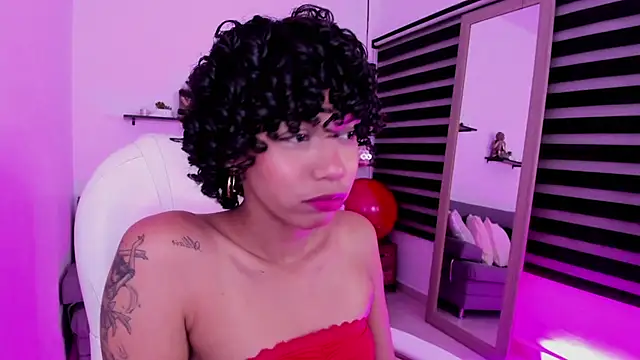 Snapshot of aitana_kahlo chatting on 11.30.25 aitana kahlo online show from 11.30.25