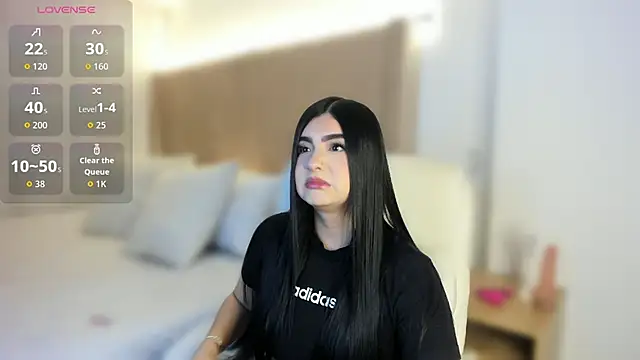 Snapshot of Sweety_Nicole_ chatting on 06.21.26 Sweety Nicole online show from 06.21.26