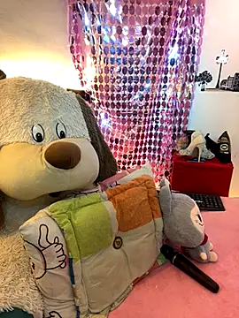 Nicol V online show from 11.21.25