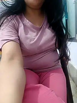 Snapshot of roshni_agrawal0 chatting on 04.18.26 roshni agrawal0 online show from 04.18.26