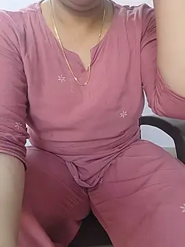Snapshot of roshni_agrawal0 chatting on 05.20.26 roshni agrawal0 online show from 05.20.26