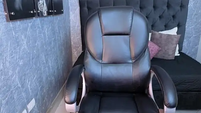 eileen  hills online show from 11.27.25