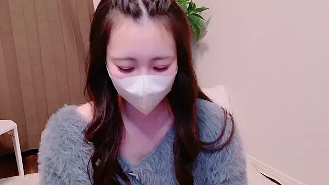 Snapshot of MOEMOE-Q chatting on 10.07.25 MOEMOE-Q online show from 10.07.25