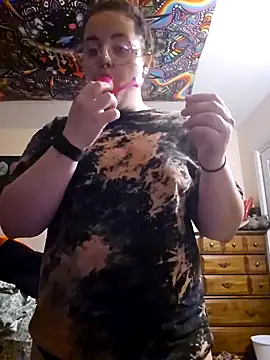 Snapshot of nuttiebuddy1 chatting on 09.26.25 nuttiebuddy1 online show from 09.26.25