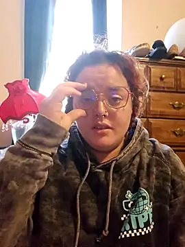 Snapshot of nuttiebuddy1 chatting on 10.04.25 nuttiebuddy1 online show from 10.04.25