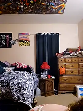 Snapshot of nuttiebuddy1 chatting on 11.08.25 nuttiebuddy1 online show from 11.08.25