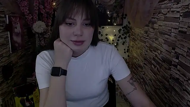 Amanda Bright  online show from 10.27.25