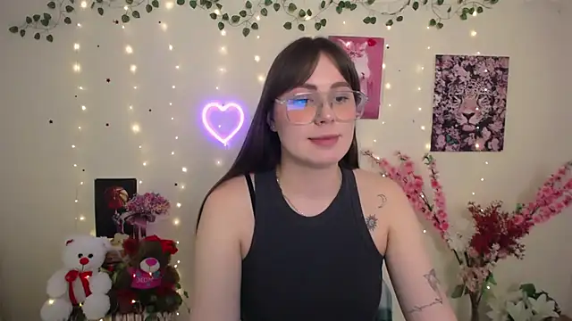 Snapshot of Amanda_Bright_ chatting on 05.14.26 Amanda Bright online show from 05.14.26
