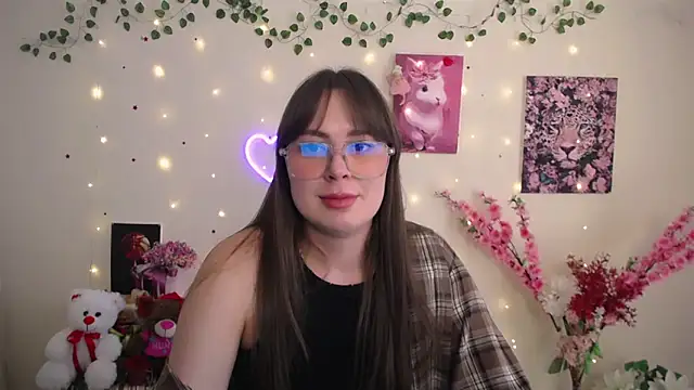 Snapshot of Amanda_Bright_ chatting on 05.18.26 Amanda Bright online show from 05.18.26