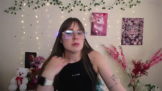 Snapshot of Amanda_Bright_ chatting on 05.21.26 Amanda Bright online show from 05.21.26
