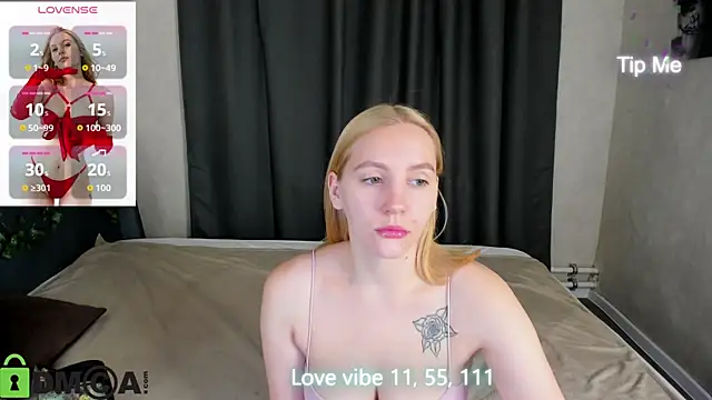 Anna Chelsea online show from 10.21.25