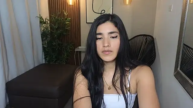 Snapshot of Lia_Mar_ chatting on 10.17.25 Lia Mar online show from 10.17.25