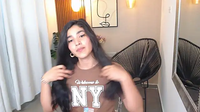 Lia Mar  online show from 04.13.26