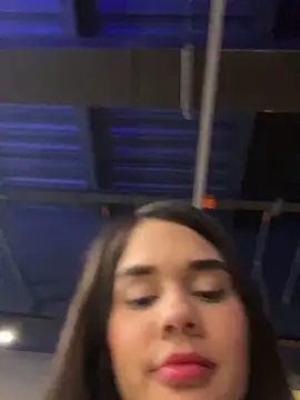 Snapshot of BellaLeclair chatting on 12.17.25 BellaLeclair online show from 12.17.25