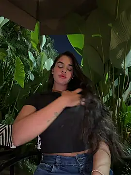 Snapshot of BellaLeclair chatting on 03.13.26 BellaLeclair online show from 03.13.26