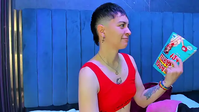 Snapshot of _Hannah_Hot chatting on 02.13.26 Hannah Hot online show from 02.13.26