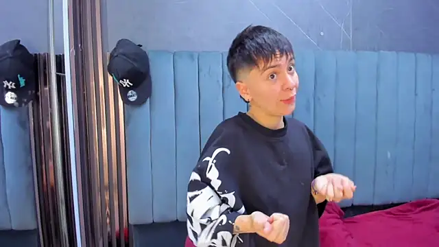 Snapshot of _Hannah_Hot chatting on 02.14.26 Hannah Hot online show from 02.14.26