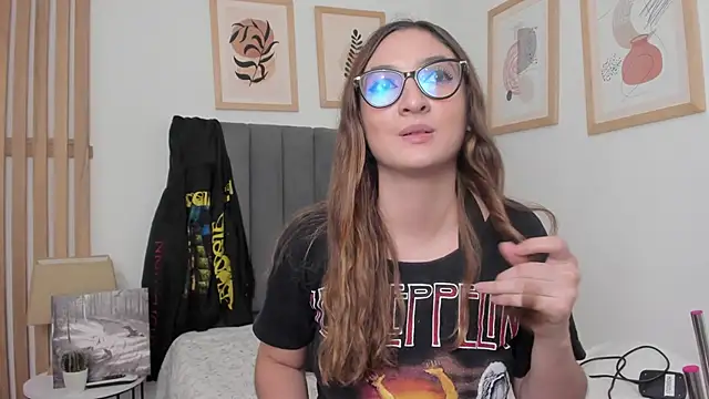 Alice Dickinssonn online show from 12.14.25