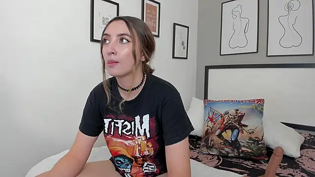 Alice Dickinssonn online show from 03.02.26