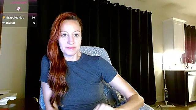 Snapshot of AnneNay chatting on 06.27.26 AnneNay online show from 06.27.26