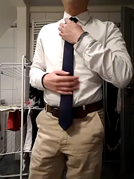 Snapshot of GentlemanMoney_ chatting on 10.29.25 GentlemanMoney  online show from 10.29.25