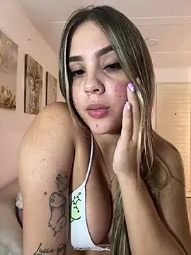 Snapshot of lucecita_g06 chatting on 05.15.26 lucecita g06 online show from 05.15.26