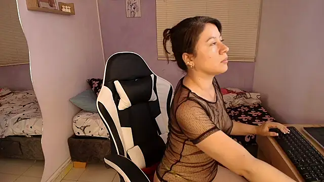 Snapshot of luna_desiree chatting on 02.17.26 luna desiree online show from 02.17.26