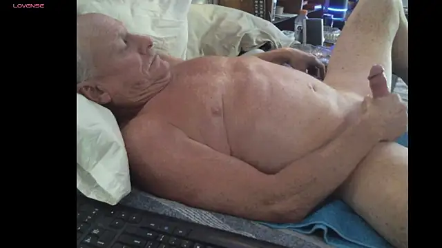 Pussyeat2please online show from 09.29.25