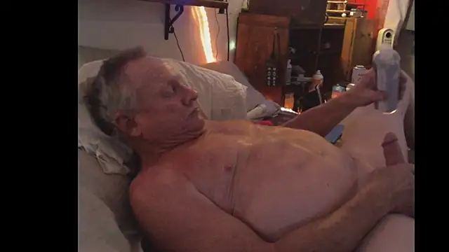 Pussyeat2please online show from 11.02.25