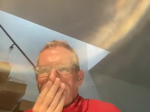 Snapshot of choupipat1 chatting on 09.26.25 choupipat1 online show from 09.26.25