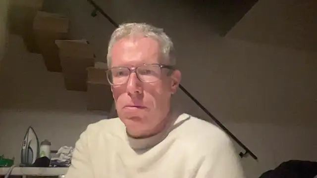 Snapshot of choupipat1 chatting on 10.29.25 choupipat1 online show from 10.29.25