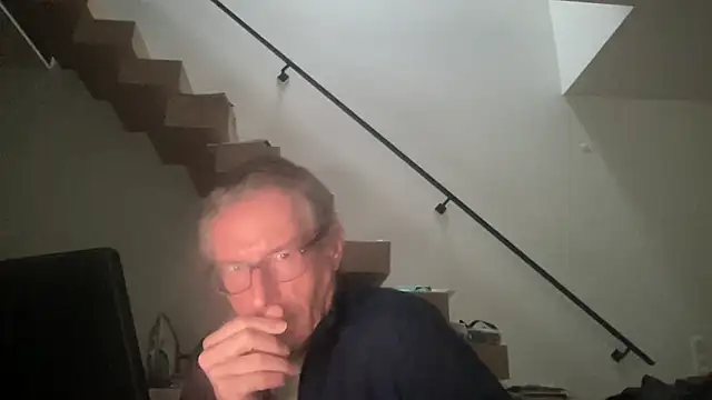 Snapshot of choupipat1 chatting on 12.01.25 choupipat1 online show from 12.01.25