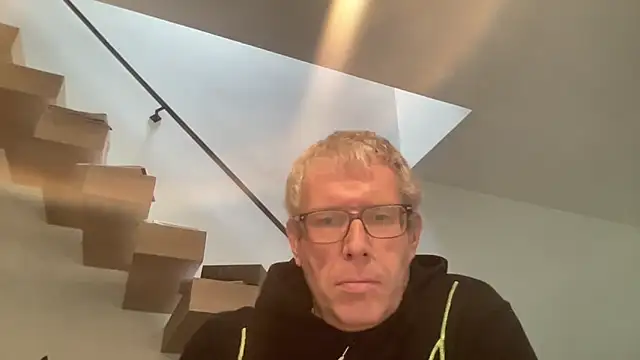 Snapshot of choupipat1 chatting on 02.14.26 choupipat1 online show from 02.14.26