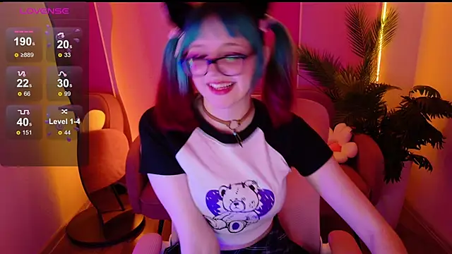 CoralineYoung online show from 10.25.25