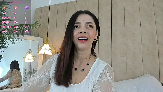 Snapshot of Anantaa_ chatting on 10.04.25 Anantaa online show from 10.04.25