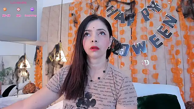 Snapshot of Anantaa_ chatting on 10.21.25 Anantaa online show from 10.21.25