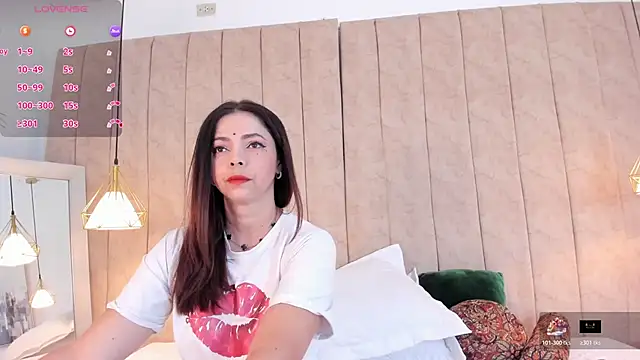 Snapshot of Anantaa_ chatting on 11.10.25 Anantaa online show from 11.10.25