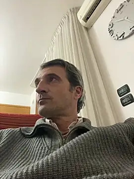 Snapshot of sasatimido chatting on 04.05.26 sasatimido online show from 04.05.26