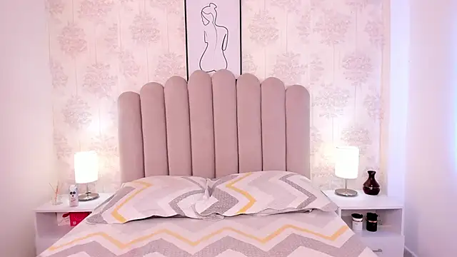 ShaynaHosk online show from 11.14.25