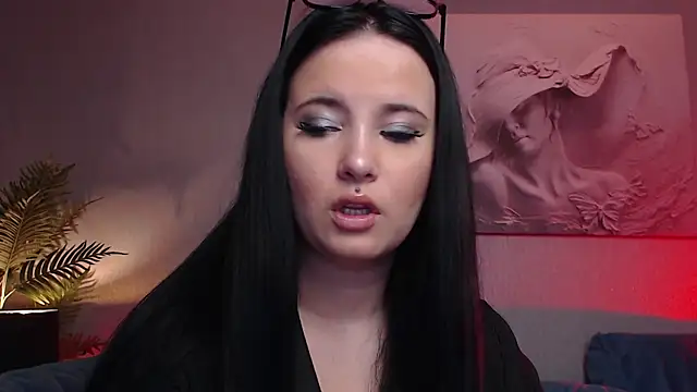 MikaSnake online show from 09.16.25