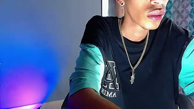 Snapshot of briamhoconor_xh chatting on 06.17.26 briamhoconor xh online show from 06.17.26