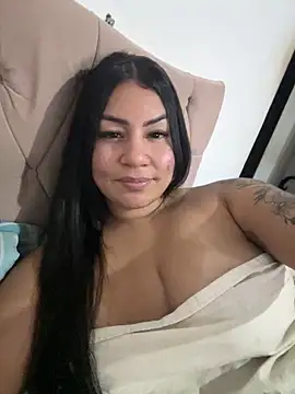 julianamascarada online show from 10.17.25