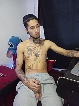 Snapshot of Tattoboy19cm chatting on 05.16.26 Tattoboy19cm online show from 05.16.26