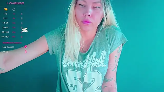 frankiefoxie  online show from 10.24.25