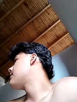 Snapshot of dani_titan320 chatting on 11.09.25 dani titan320 online show from 11.09.25