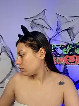 AmaiaSalvatore online show from 11.01.25