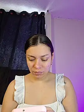 Snapshot of AmaiaSalvatore chatting on 05.15.26 AmaiaSalvatore online show from 05.15.26