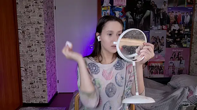 LucyRose3 online show from 12.17.25