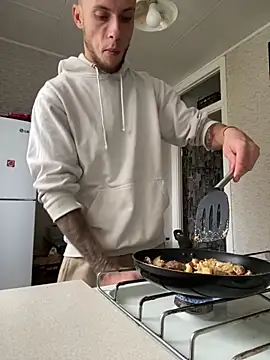 Snapshot of PUER4IK chatting on 10.31.25 PUER4IK online show from 10.31.25