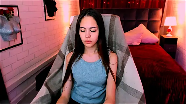 UliaNeer online show from 11.25.25